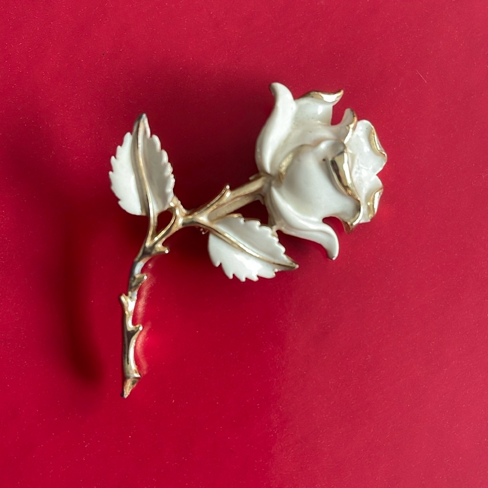 VINTAGE ENAMEL PIN BROOCH ROSE